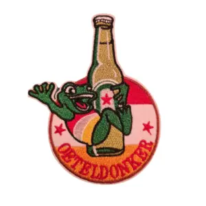 Strijkembleem/applicatie, carnaval kikker op bierfles - Oeteldonk