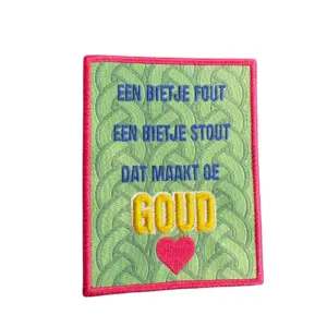 Strijkembleem “Een bietje fout, een bietje stout dat maakt goud” – 8 cm
